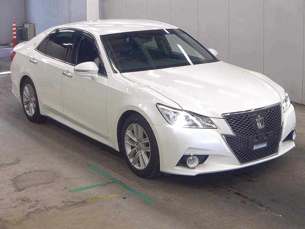 Toyota Crown 2015 z aukcji japońskiej