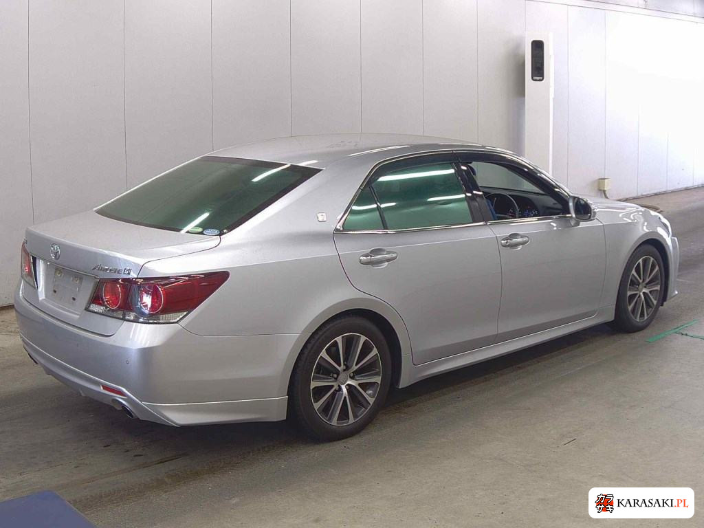 2015 Toyota Crown 4D Athlete S-T 4
