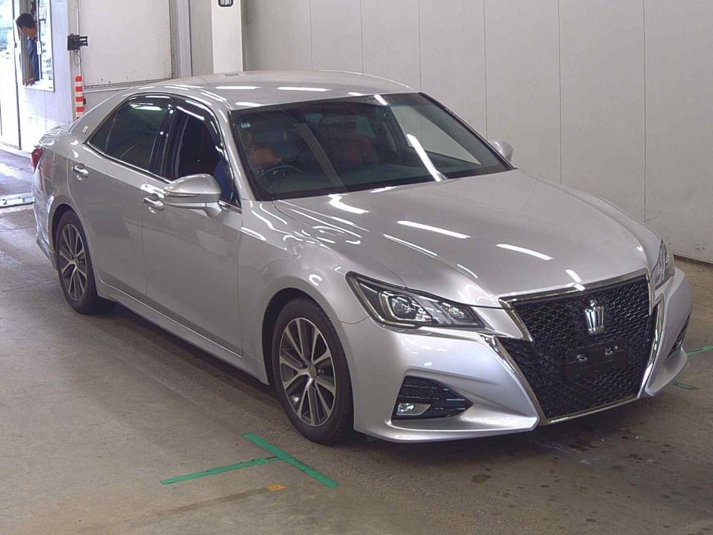 Toyota Crown 2015 z aukcji japońskiej
