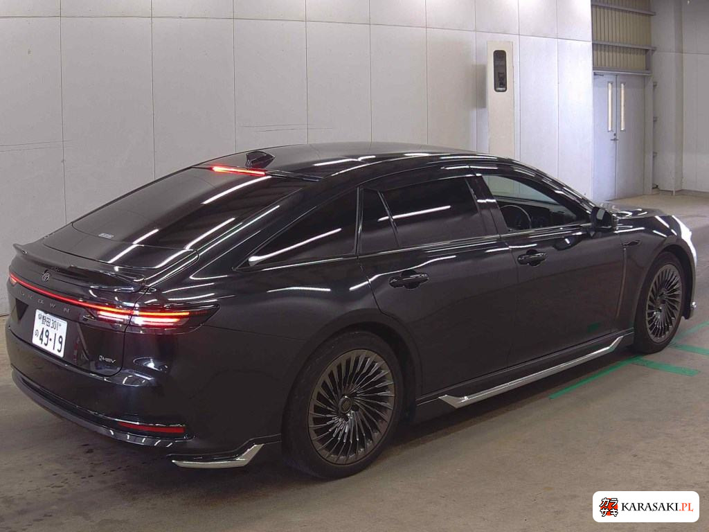 2024 Toyota Crown 4D 4