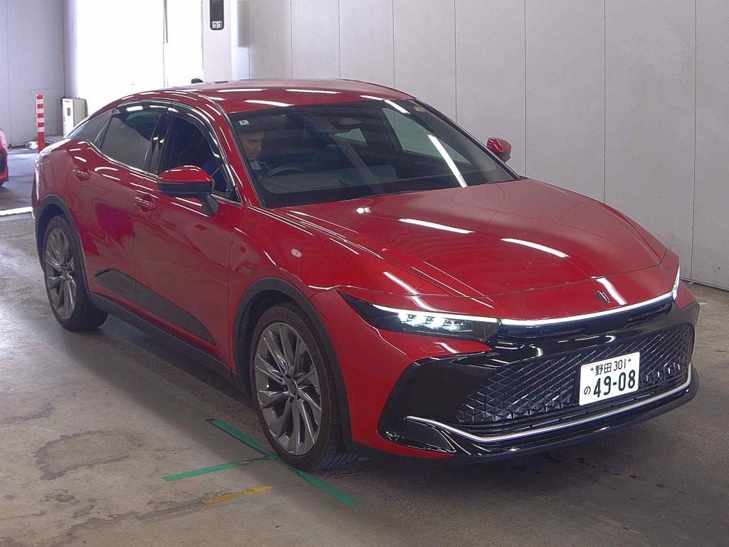 Toyota Crown Crossover 2024 z aukcji japońskiej