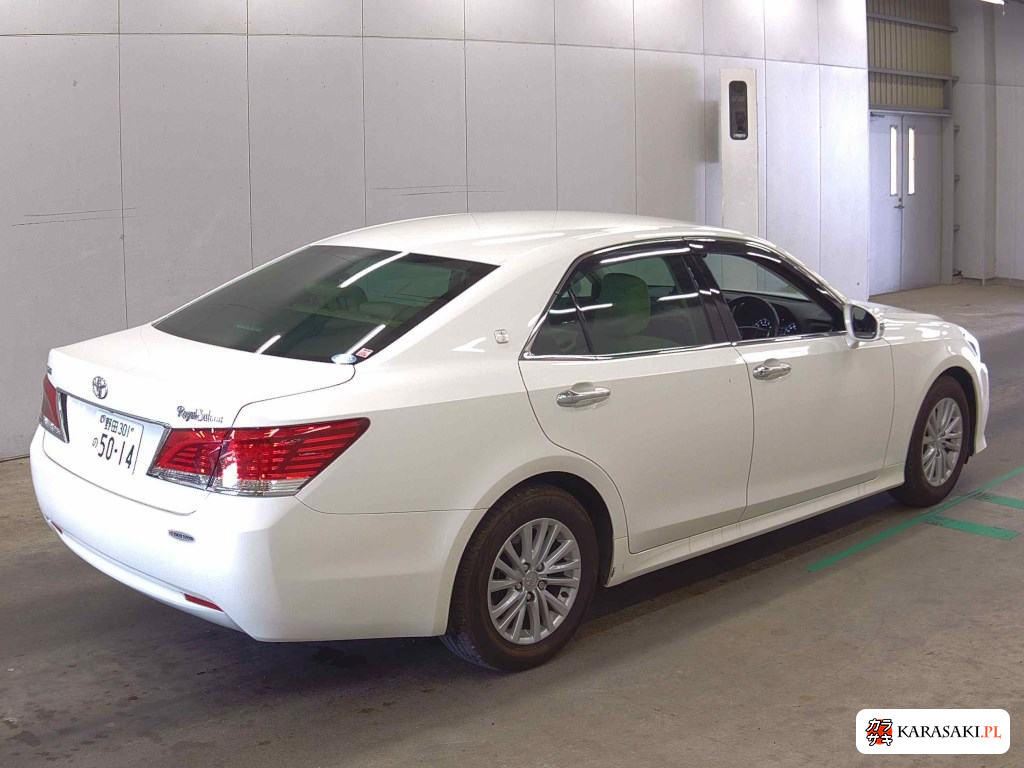 2017 Toyota Crown 4D Royal Saloon 4