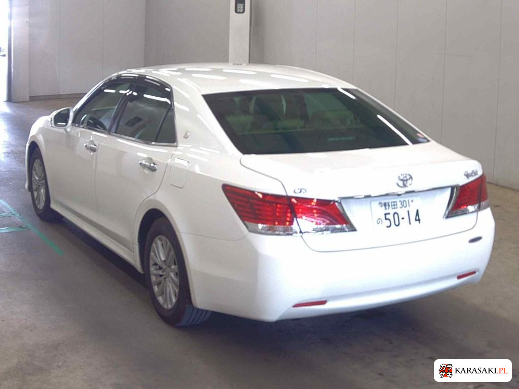 2017 Toyota Crown 4D Royal Saloon 2
