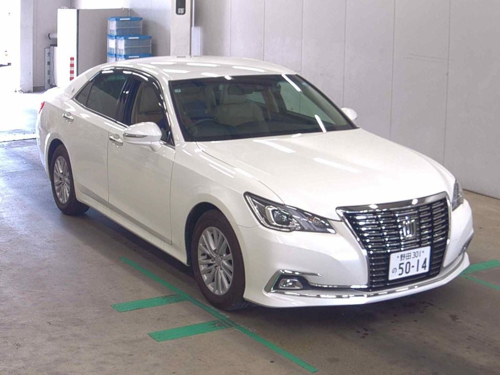 Toyota Crown 2017 z aukcji japońskiej