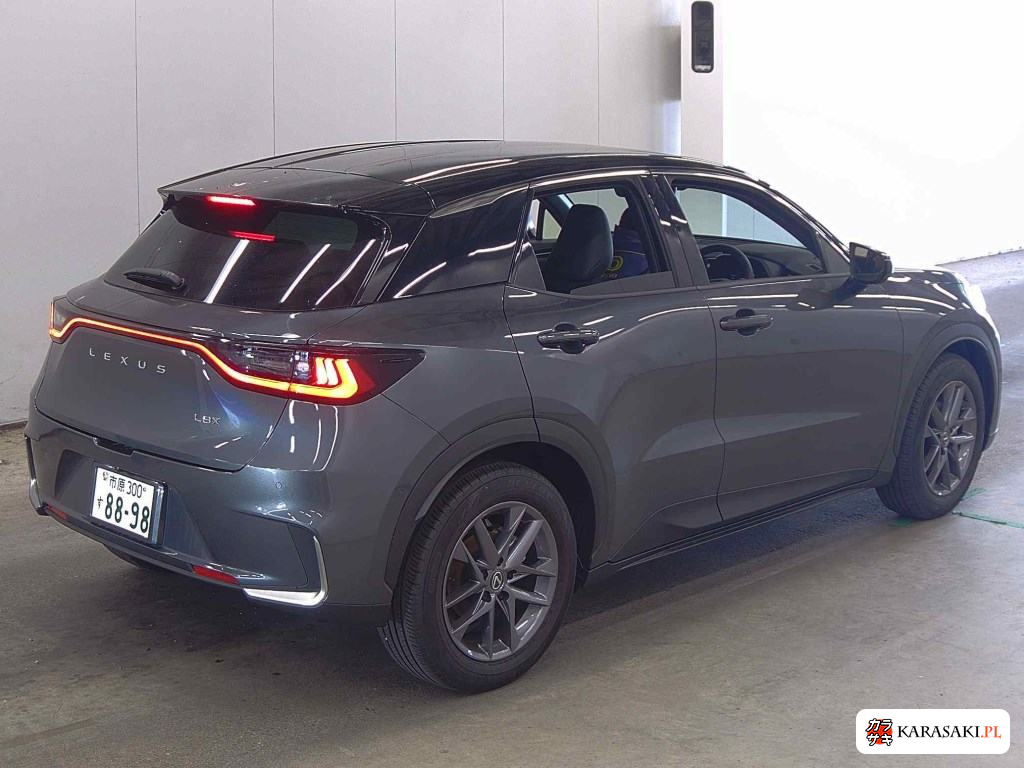 2025 Lexus LBX Cool 4