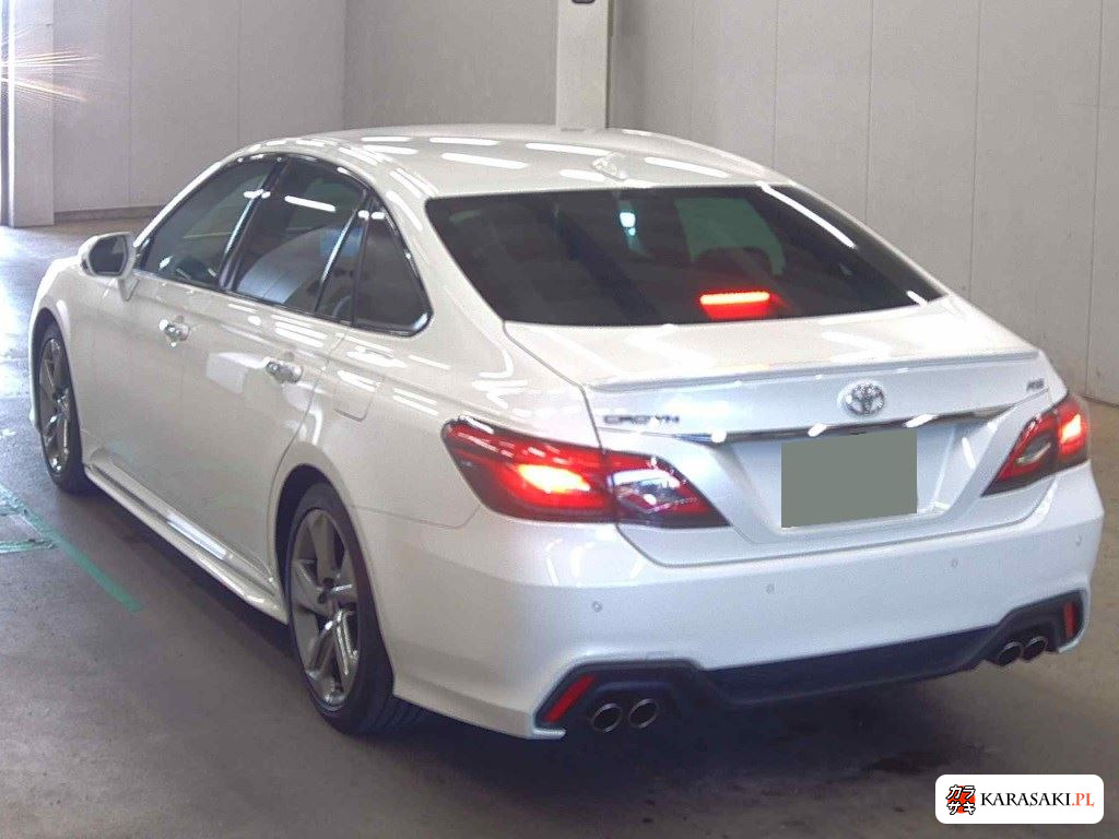 2018 Toyota Crown 4D RS 2