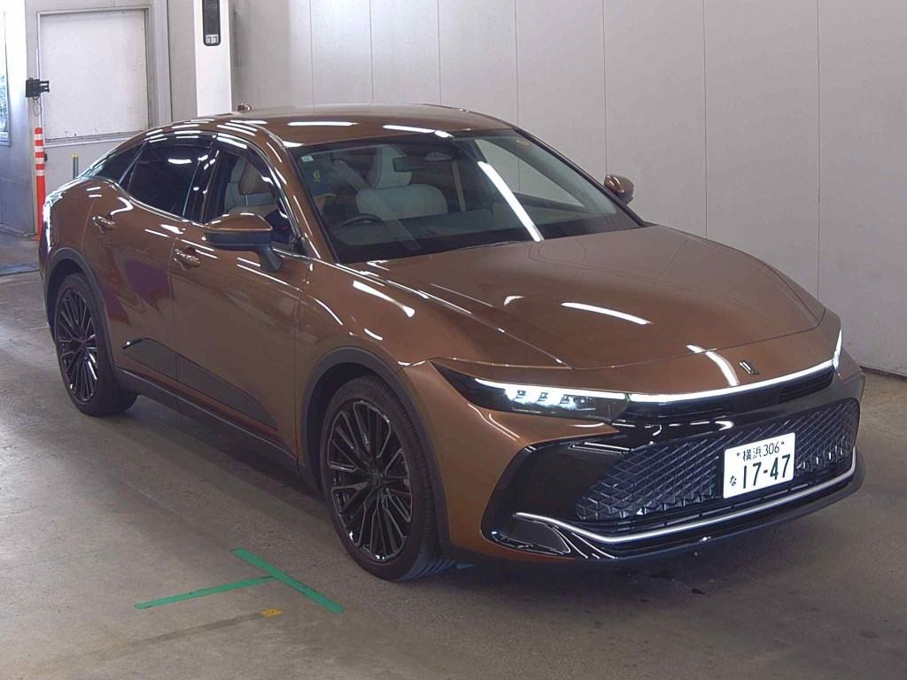 Toyota Crown Crossover 2023 z aukcji japońskiej