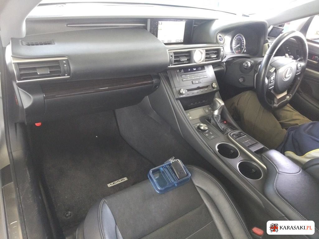 2015 Lexus RC RC300H Version L 5