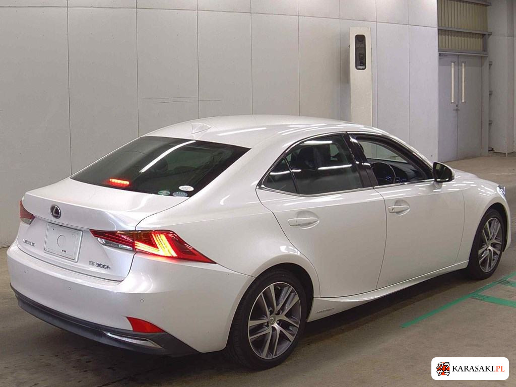 2017 Lexus Is 4D IS300H Version L 4