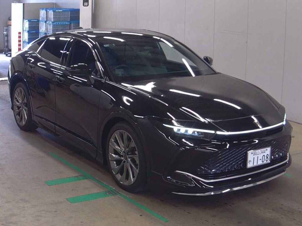 Toyota Crown Crossover 2024 z aukcji japońskiej