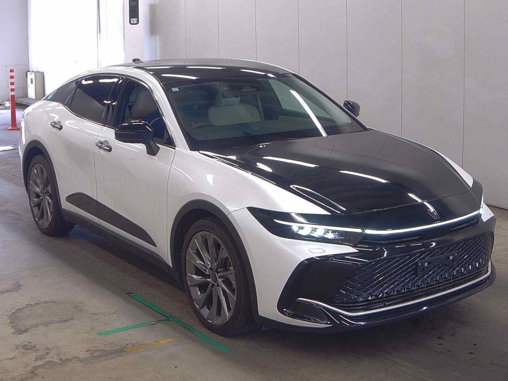Toyota Crown Crossover 2023 z aukcji japońskiej