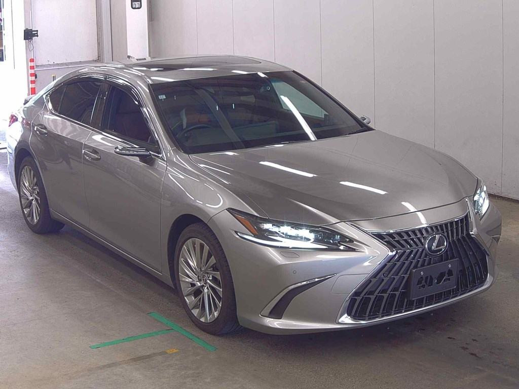 Lexus Es 2023 z aukcji japońskiej