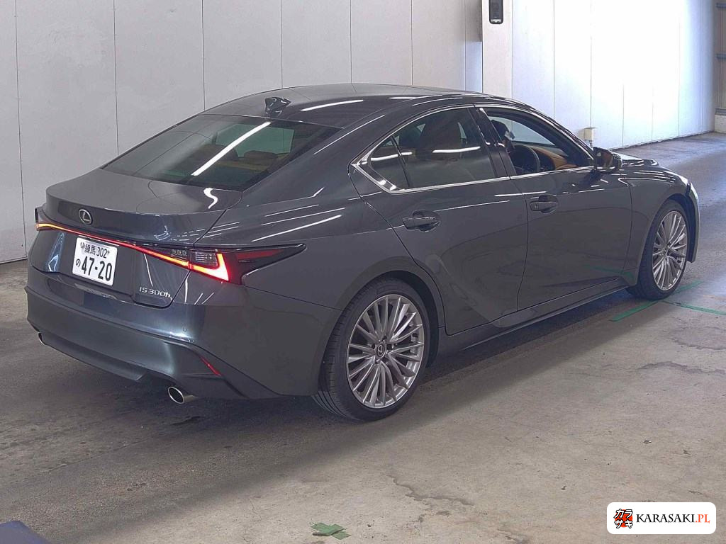 2025 Lexus Is 4D IS300H Version L 4