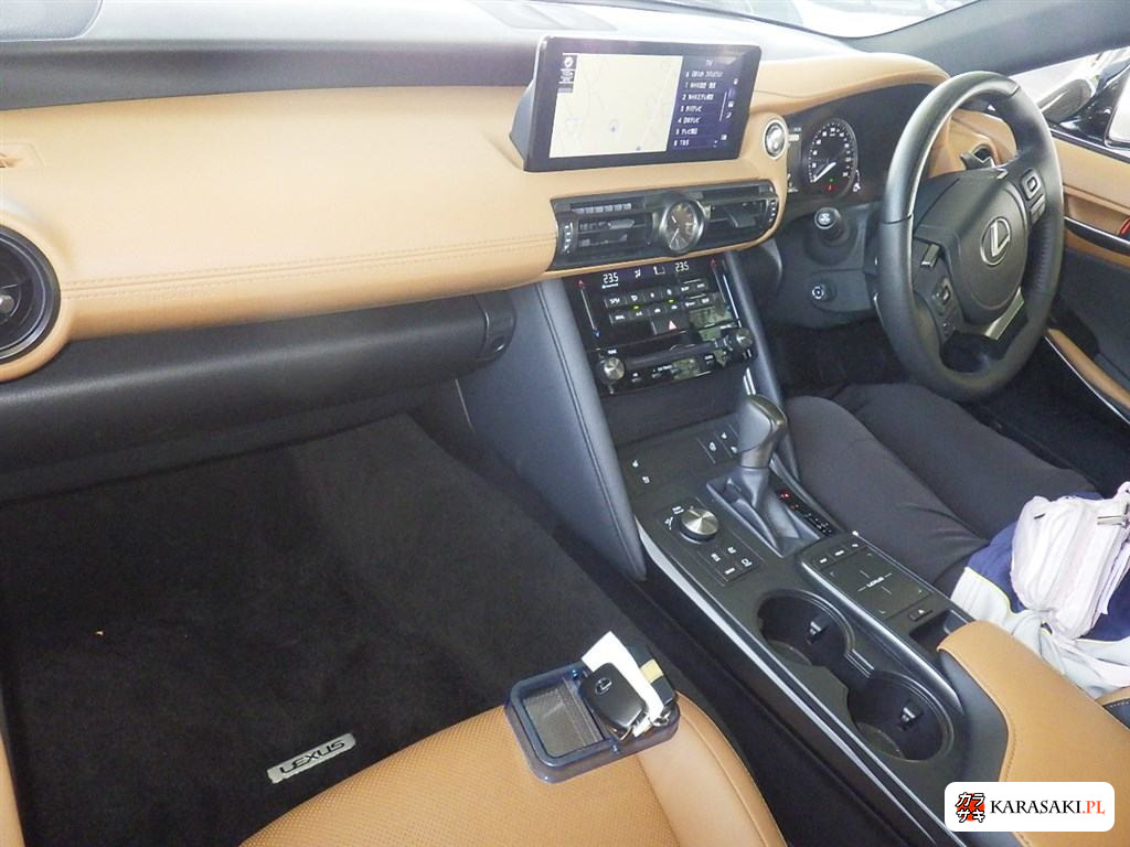 2025 Lexus Is 4D IS300H Version L 5