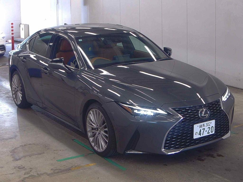 Lexus Is 2025 z aukcji japońskiej