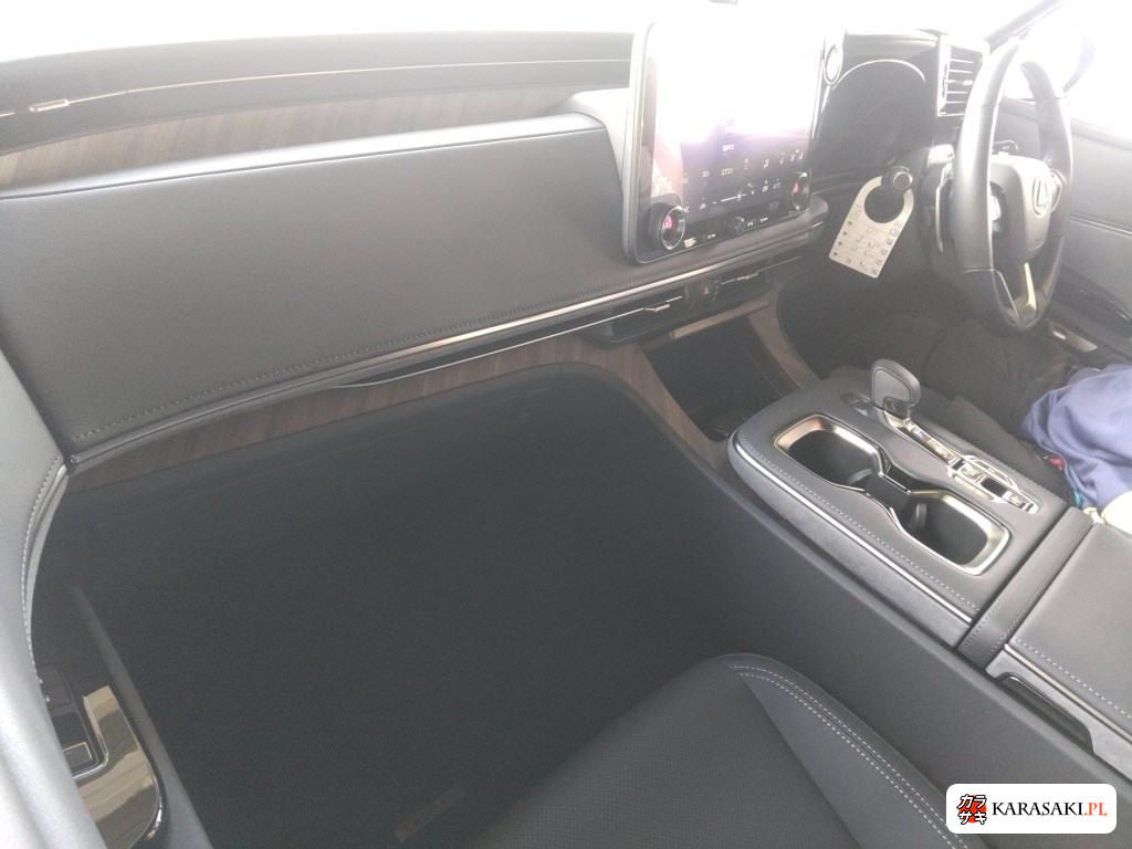 2026 Lexus LM 4WD LM500H Version L 5