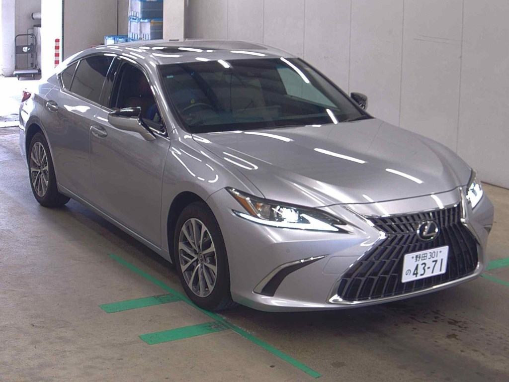 Lexus Es 2024 z aukcji japońskiej