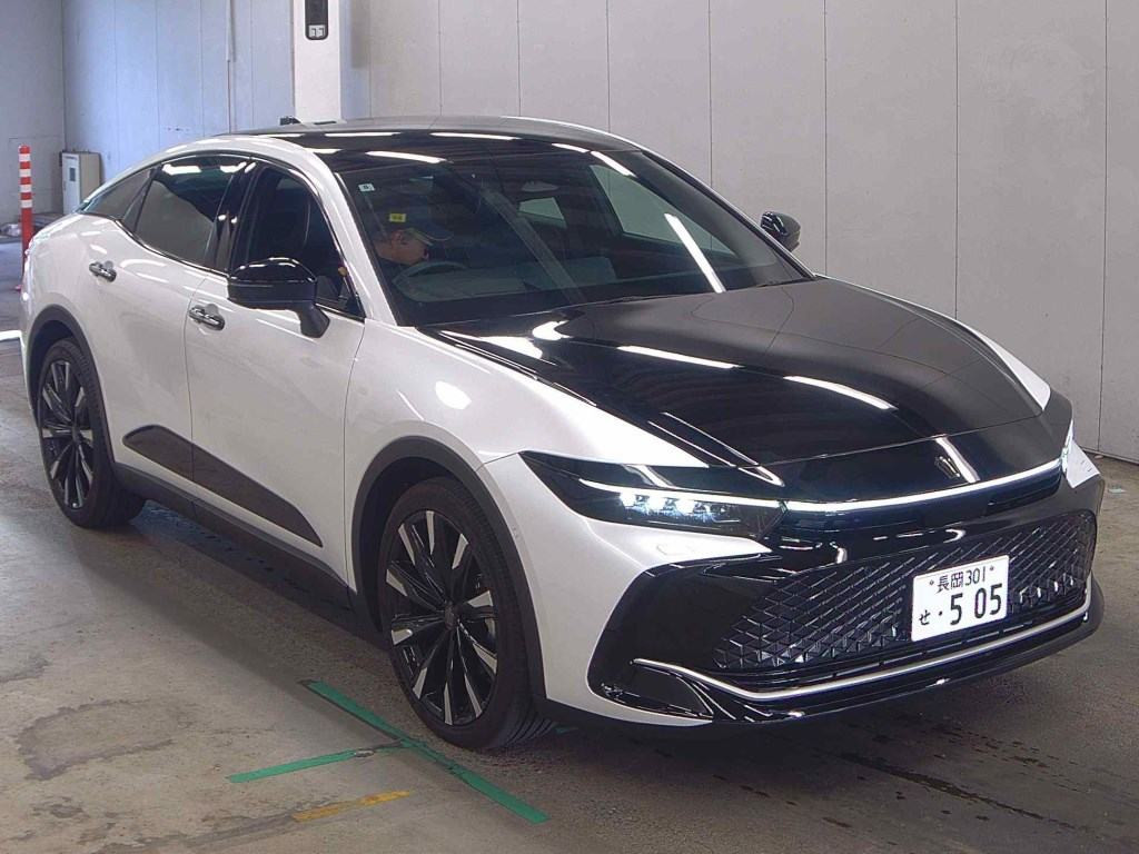 Toyota Crown Crossover 2024 z aukcji japońskiej