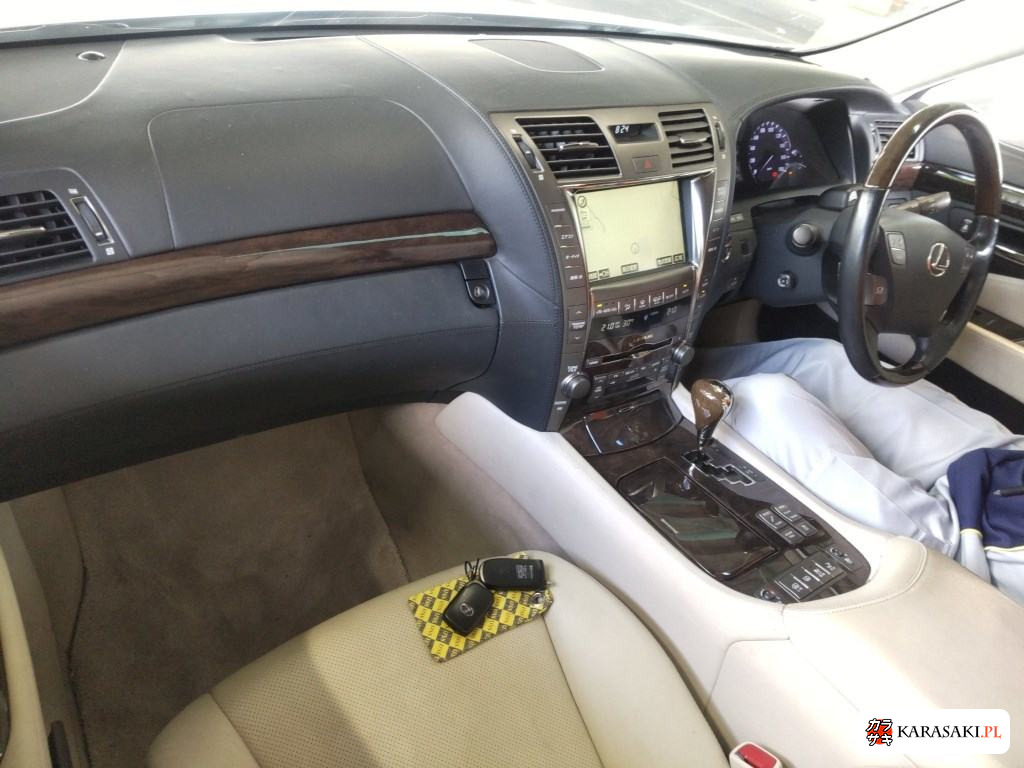 2008 Lexus LS 4WD LS600HL Rear Seat Separate Package 5