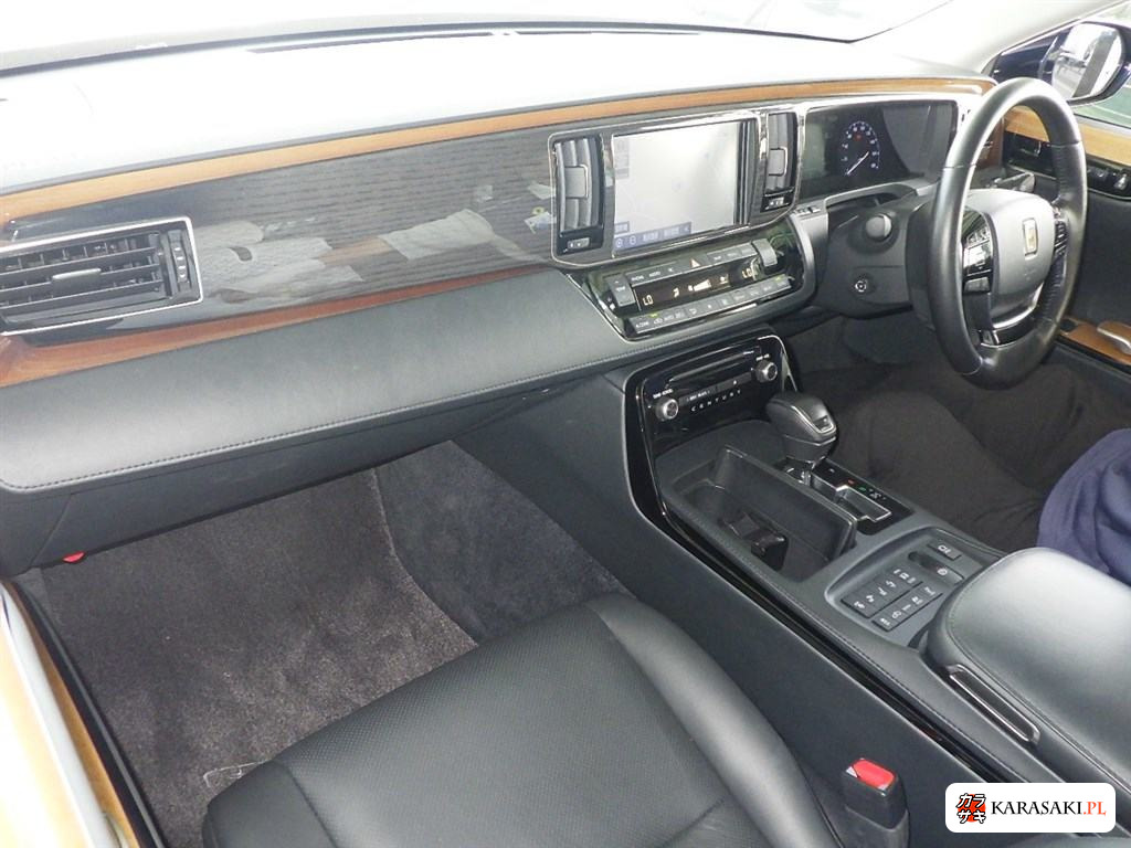 2022 Toyota Century 4D Base Grade 5