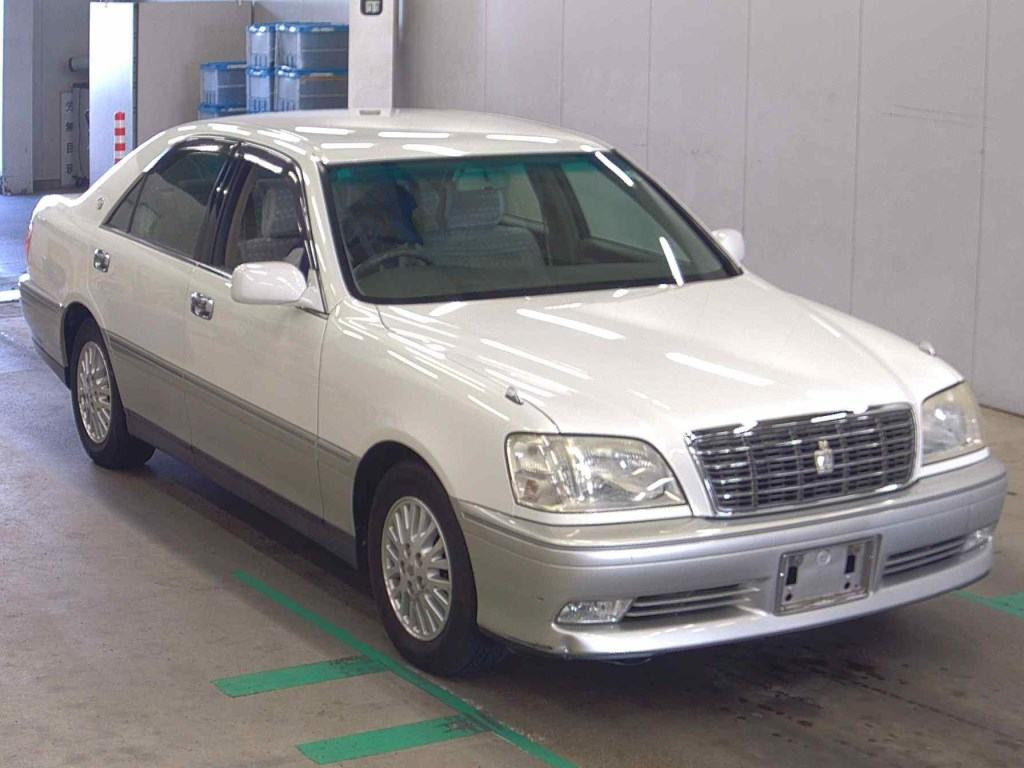 Toyota Crown 2001 z aukcji japońskiej