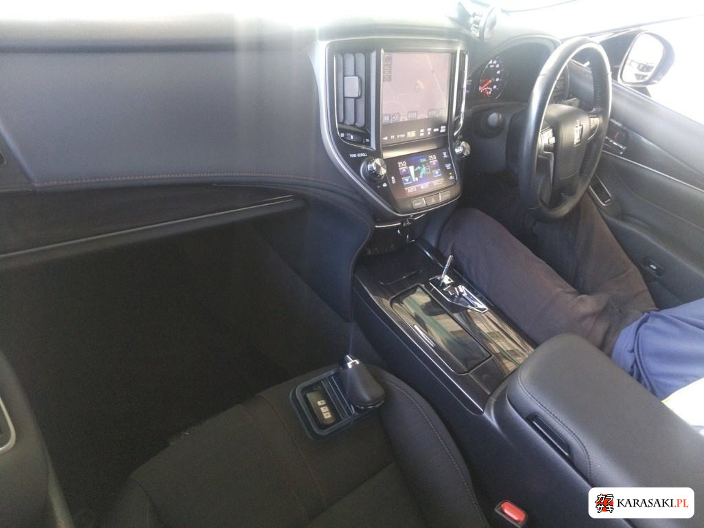 2014 Toyota Crown 4D Athlete S 5