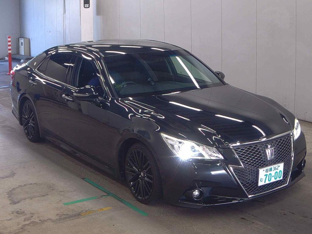 Toyota Crown 2014 z aukcji japońskiej