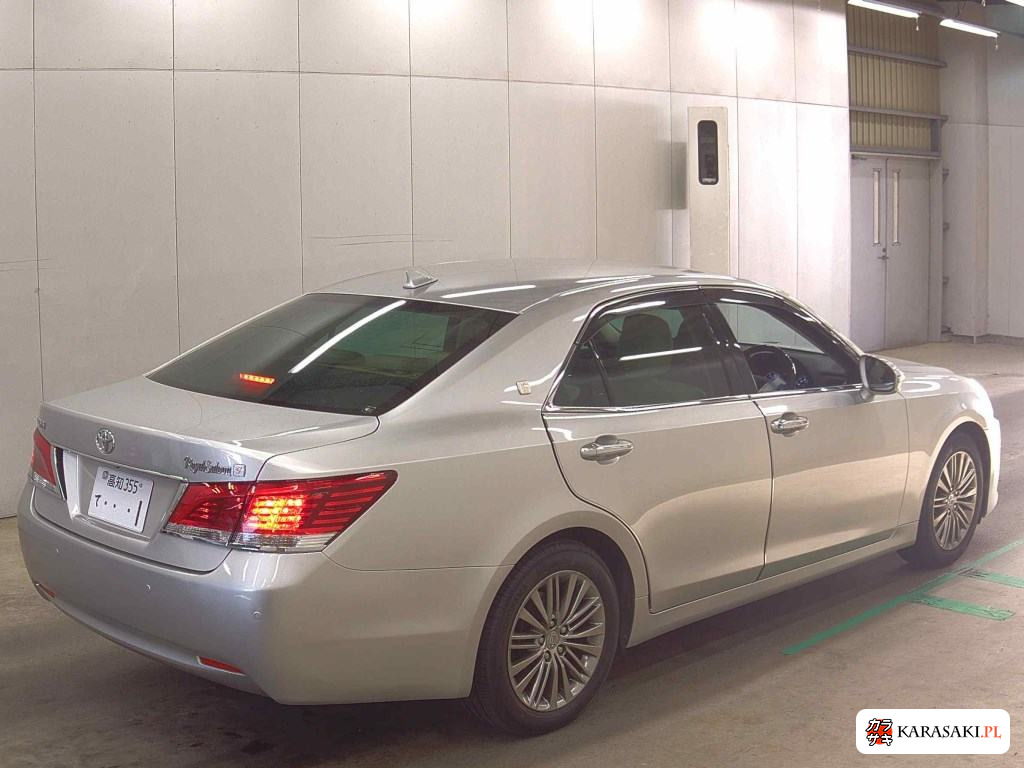 2015 Toyota Crown 4D Royal Saloon G 4