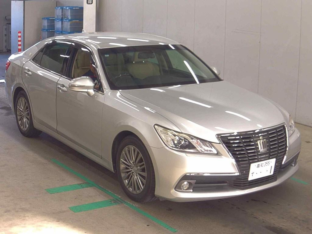 Toyota Crown 2015 z aukcji japońskiej