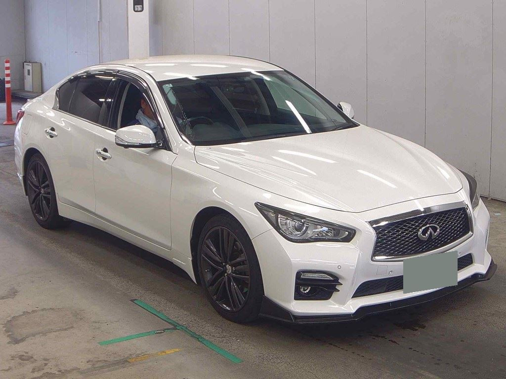 Nissan Skyline 2015 z aukcji japońskiej