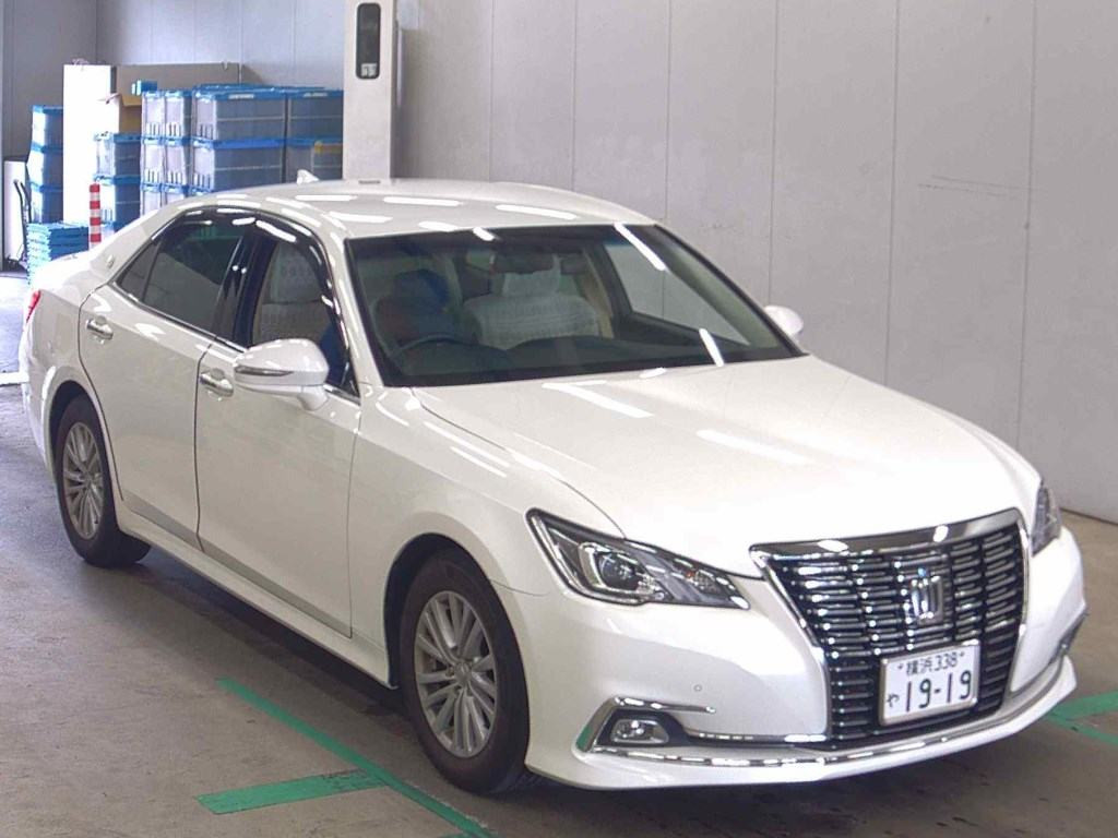 Toyota Crown 2016 z aukcji japońskiej