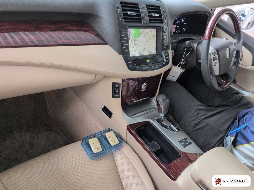 2012 Toyota Crown 4D 3.0 Royal Saloon Anniversary Edition 5