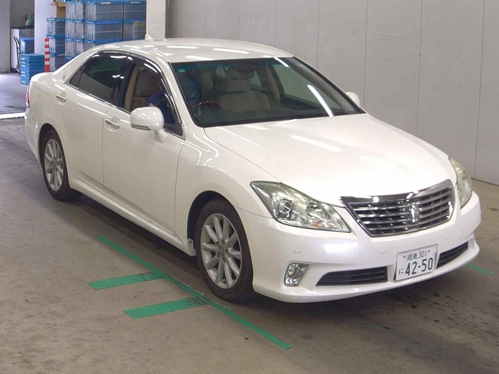 Toyota Crown 2012 z aukcji japońskiej