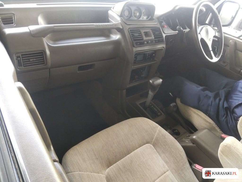 1995 Mitsubishi Pajero 5D 4WD 5