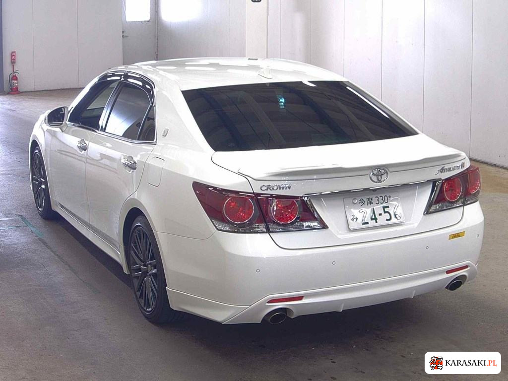 2017 Toyota Crown 4D Athlete G-T 2