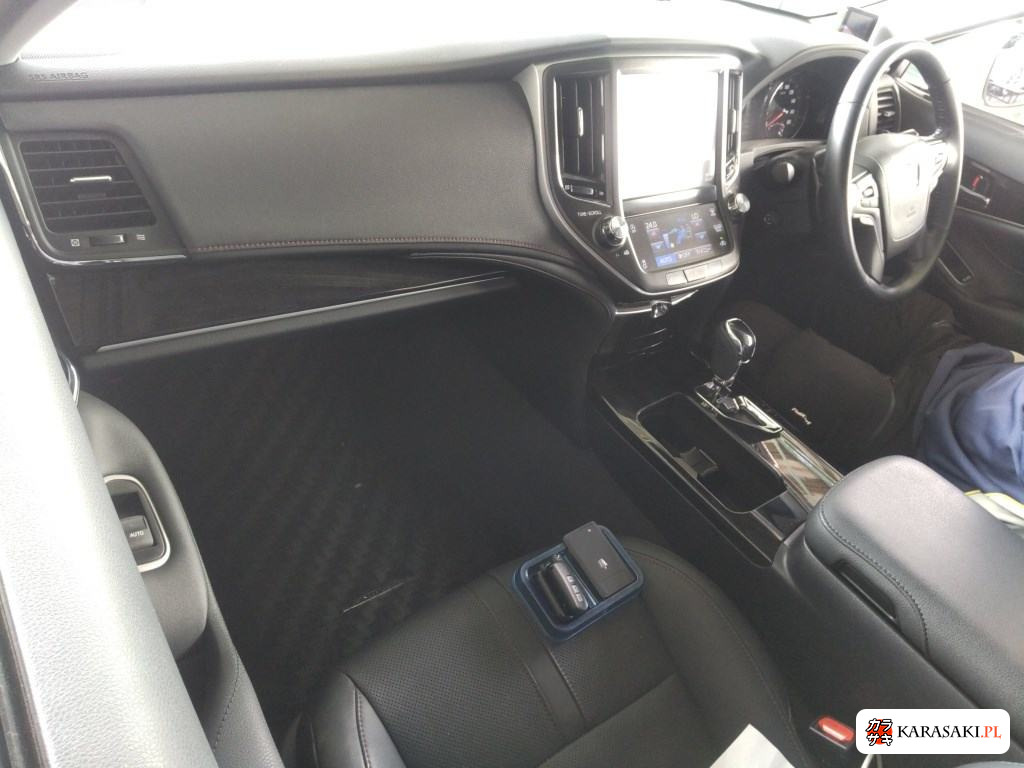 2017 Toyota Crown 4D Athlete G-T 5