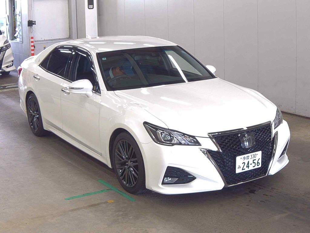 Toyota Crown 2017 z aukcji japońskiej
