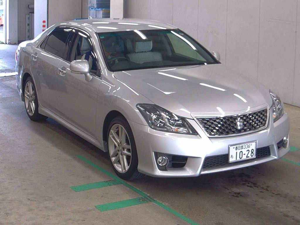 Toyota Crown 2012 z aukcji japońskiej