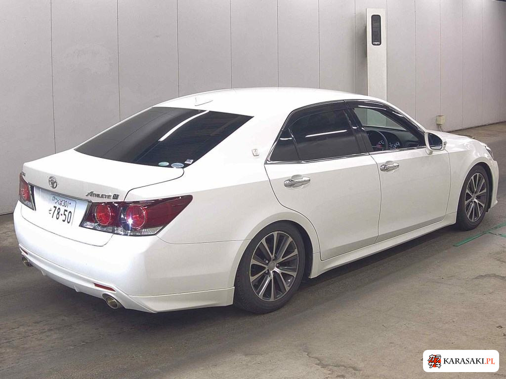 2016 Toyota Crown 4D Athlete S-T 4