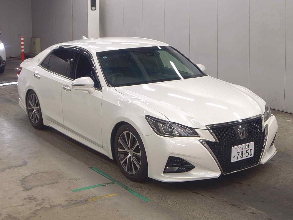 Toyota Crown 2016 z aukcji japońskiej