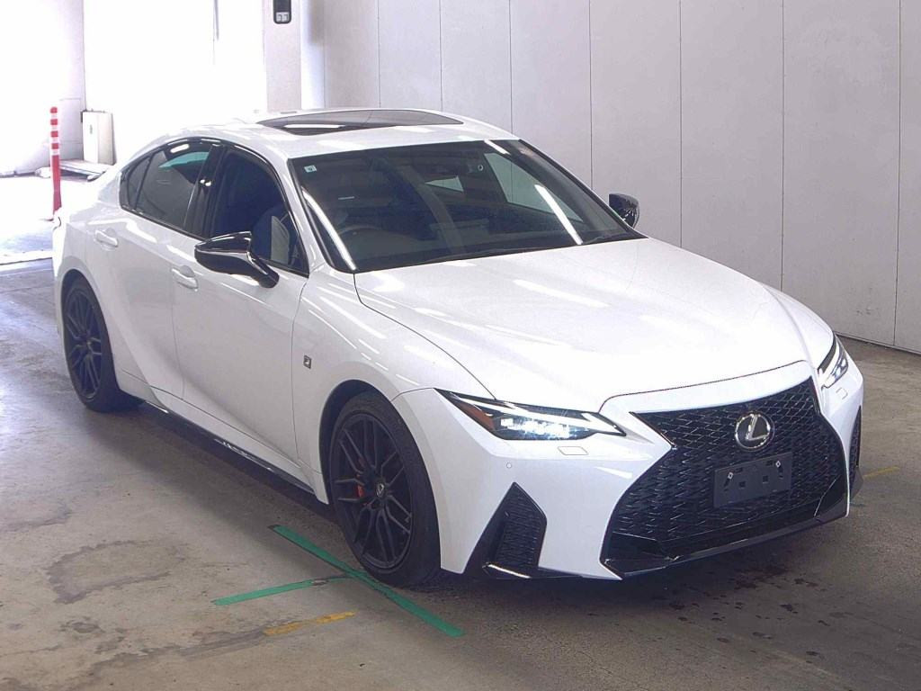 Lexus Is 2024 z aukcji japońskiej