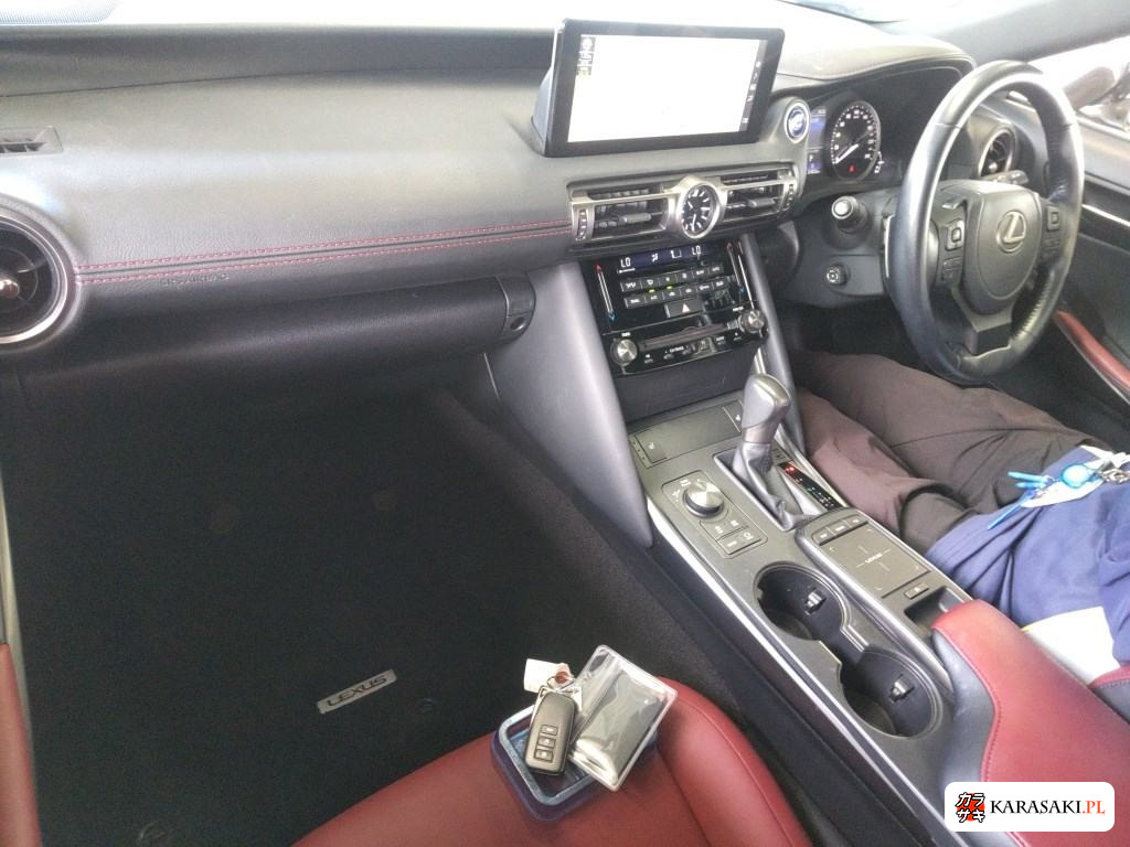 2021 Lexus Is 4D IS300H 5