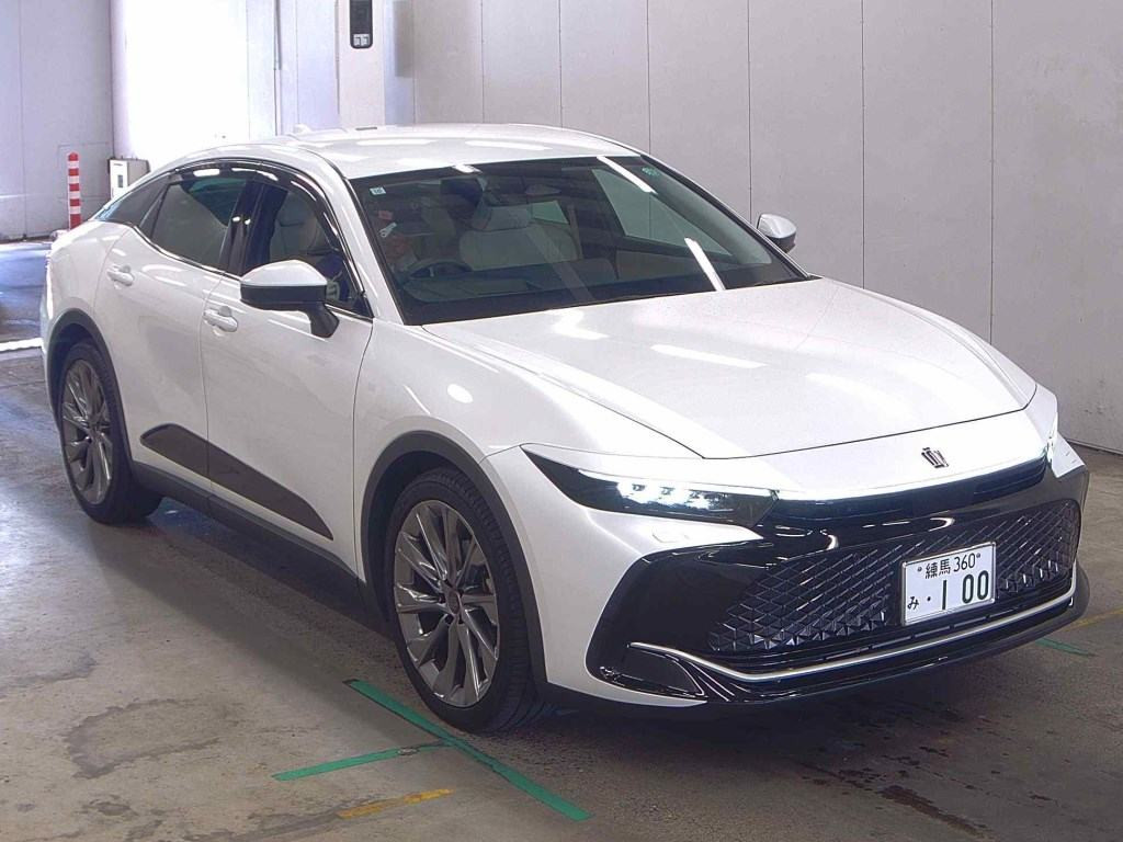 Toyota Crown Crossover 2023 z aukcji japońskiej