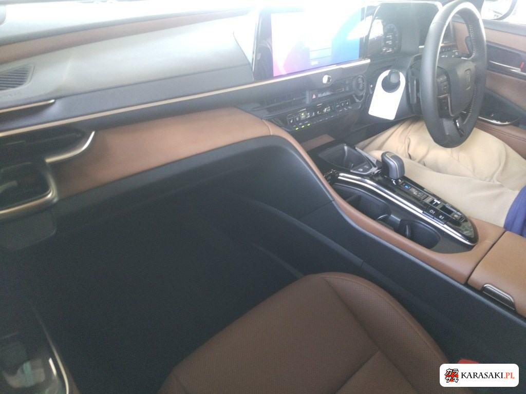 2025 Toyota Crown Estate 5D 4WD Z(hev) 5