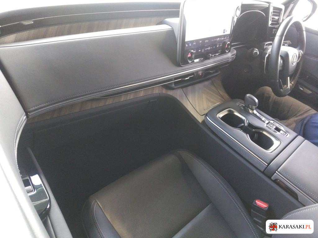 2024 Lexus LM 4WD LM500H Version L 5