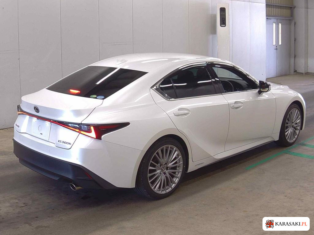 2021 Lexus Is 4D IS300H Version L 4