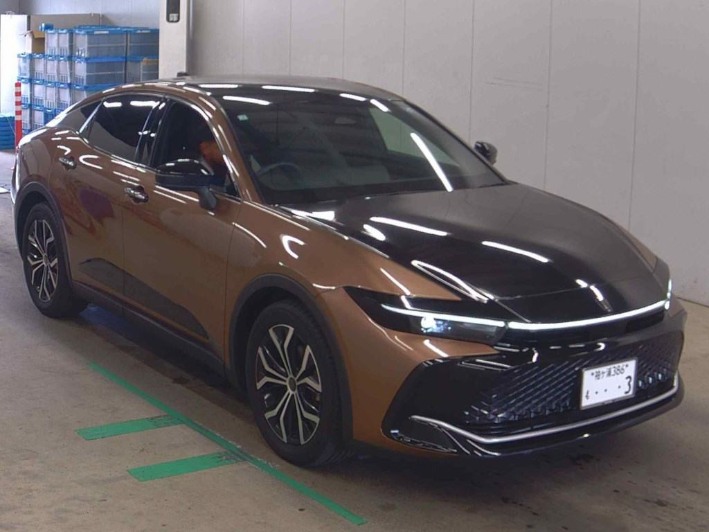 Toyota Crown Crossover 2023 z aukcji japońskiej