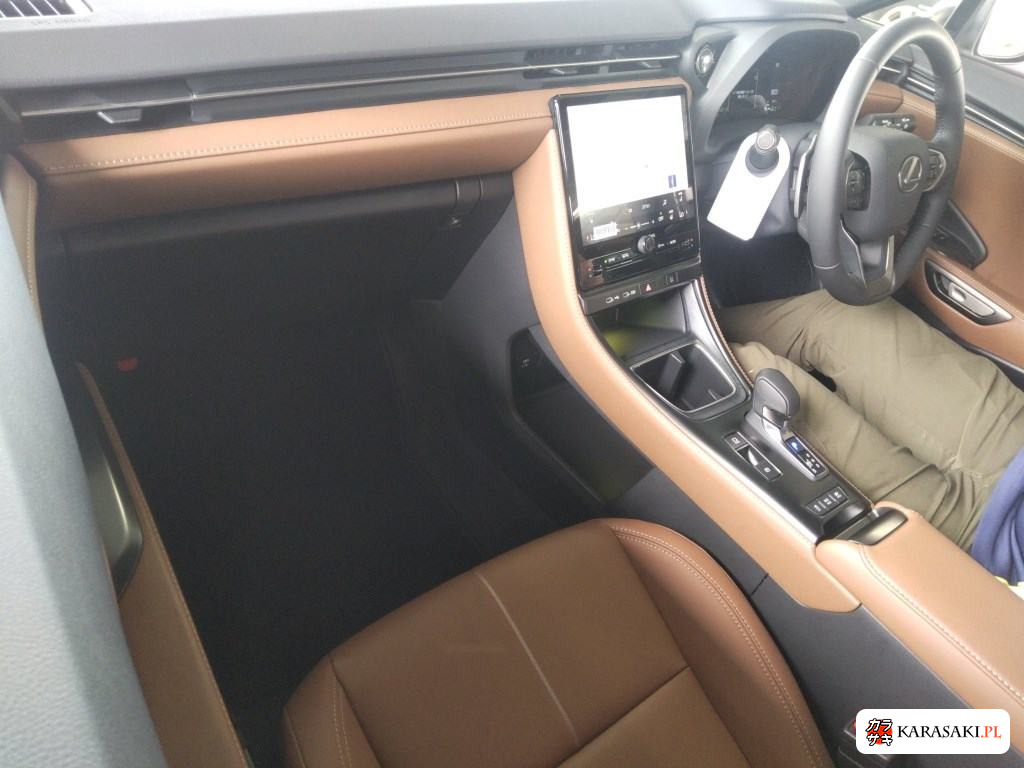 2026 Lexus LBX 4WD Relax 5