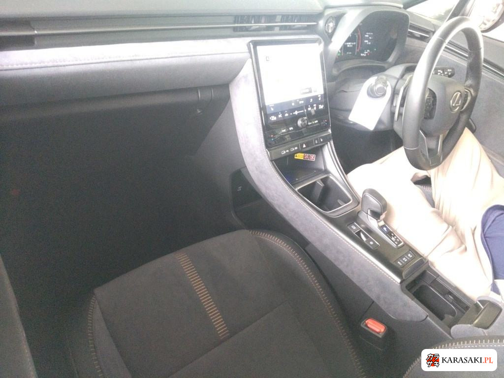 2024 Lexus LBX Cool 5