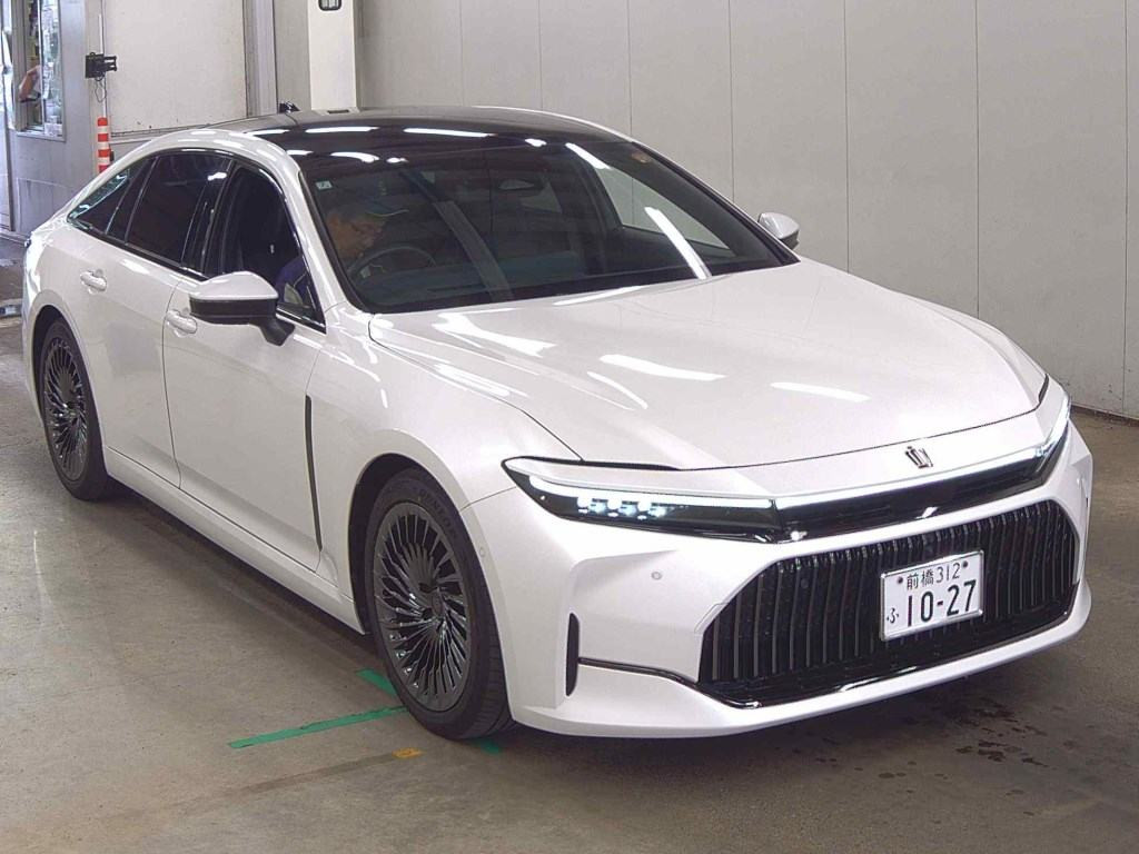 Toyota Crown 2024 z aukcji japońskiej